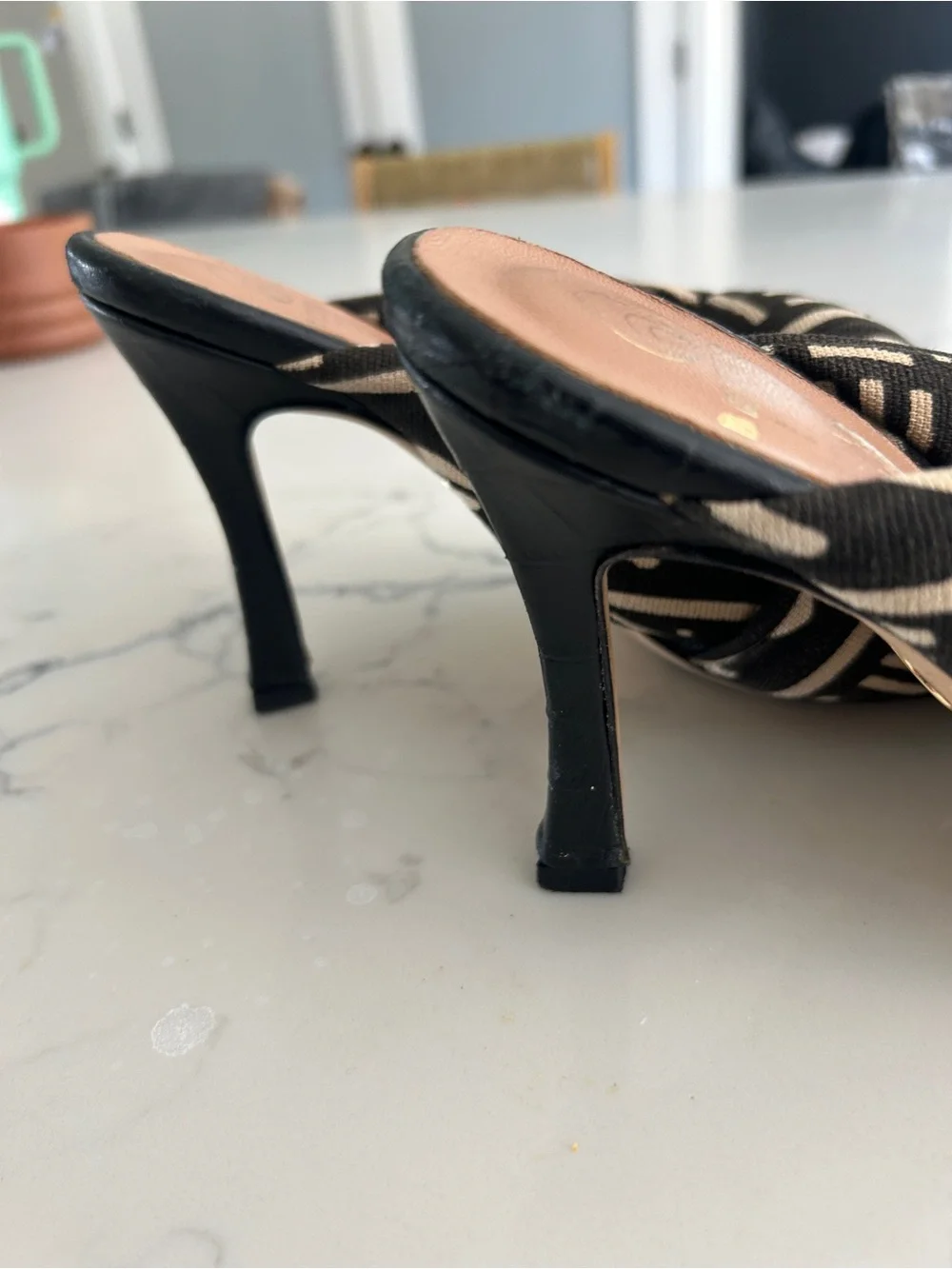 Brother Vellies "Togo" Knotted Heels Size 7 - Picture 3 of 5